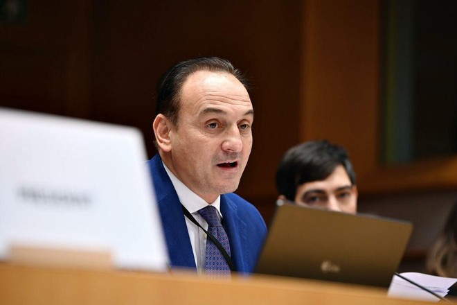 Il governatore del Piemonte, Alberto Cirio