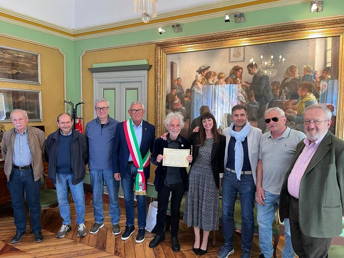 Chivasso conferisce a Mariano Deidda l’Attestato di Merito Artistico e Culturale