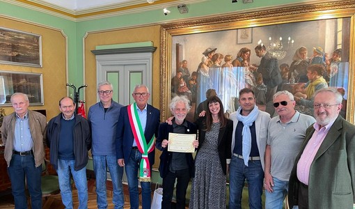 Chivasso conferisce a Mariano Deidda l’Attestato di Merito Artistico e Culturale Chivasso conferisce a Mariano Deidda l’Attestato di Merito Artistico e Culturale