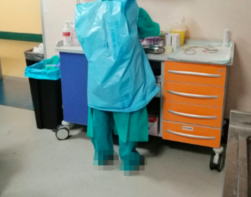 Mancano i camici negli ospedali, Nursind: &quot;Indossano sacchi della spazzatura per proteggersi&quot;