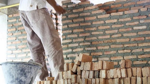 Da lunedì 5 agosto in vigore l’ordinanza per la sicurezza sul lavoro nelle ore calde della giornata Da lunedì 5 agosto in vigore l’ordinanza per la sicurezza sul lavoro nelle ore calde della giornata