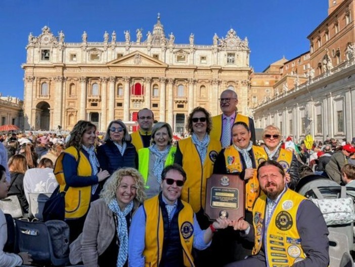 Solidarietà senza confini: i Lions del Nord-Ovest premiano l'impegno di Papa Leone XIV
