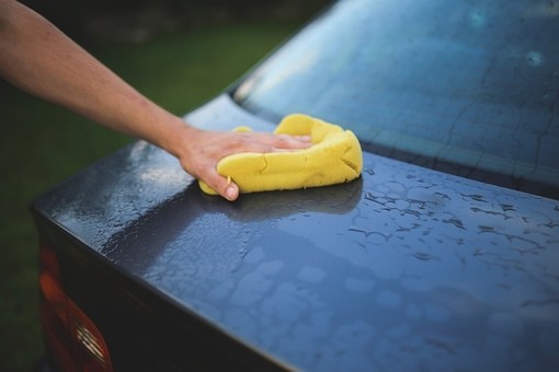 Meno costi amministrativi e del personale con il lavaggio waterless a domicilio delle flotte aziendali Meno costi amministrativi e del personale con il lavaggio waterless a domicilio delle flotte aziendali