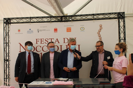 Inaugurata la 24esima Festa dei Nocciolini di Chivasso Inaugurata la 24esima Festa dei Nocciolini di Chivasso