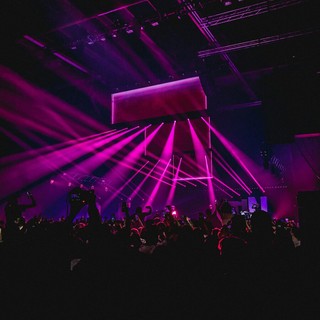 Nightlife: come distinguere discoteche e locali con spettacoli?