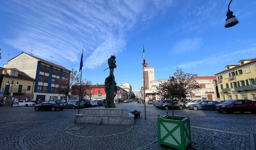 Quasi 300 mila euro di fondi regionali per il Distretto Urbano del Commercio di Chivasso Quasi 300 mila euro di fondi regionali per il Distretto Urbano del Commercio di Chivasso