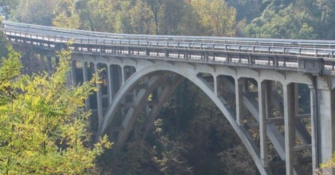 Una immagine d'archivio del ponte Preti Una immagine d'archivio del ponte Preti