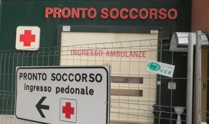 Cuorgnè: paziente sospetto covid aggredisce infermiere al Pronto Soccorso Cuorgnè: paziente sospetto covid aggredisce infermiere al Pronto Soccorso