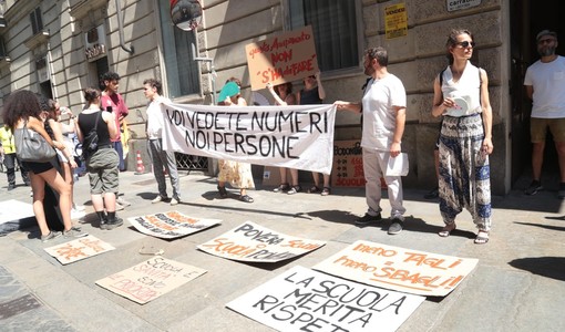 Scuola,  la protesta dei docenti arriva a Palazzo Lascaris