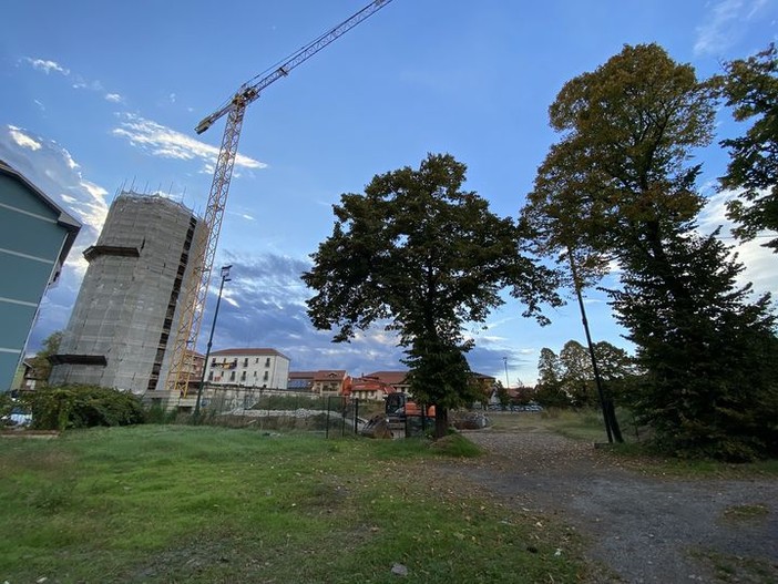Il cantiere del parco Amendola a Settimo Il cantiere del parco Amendola a Settimo