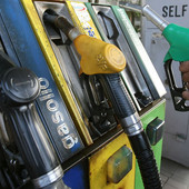Benzina e diesel, stangata congelata per 48 ore: corsa contro il tempo per il controesodo