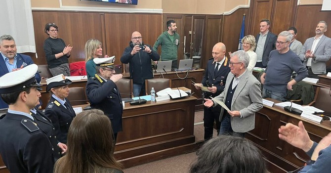 Onorificenza per meriti di servizio a cinque agenti della Polizia Locale di Chivasso