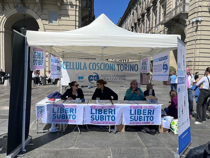 Raccolta firme sabato a Chivasso Raccolta firme sabato a Chivasso
