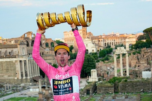 BuonGiro. Le polemiche le portano via Roglic e l'amicizia Thomas-Cavendish. C'è però qualcosa da rivedere BuonGiro. Le polemiche le portano via Roglic e l'amicizia Thomas-Cavendish. C'è però qualcosa da rivedere