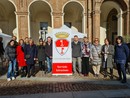 persone in piazza
