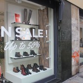 Sabato via ai saldi estivi in Piemonte, Confesercenti: &quot;Scontrino medio da 140 euro&quot;. Ma dilagano gli sconti anticipati