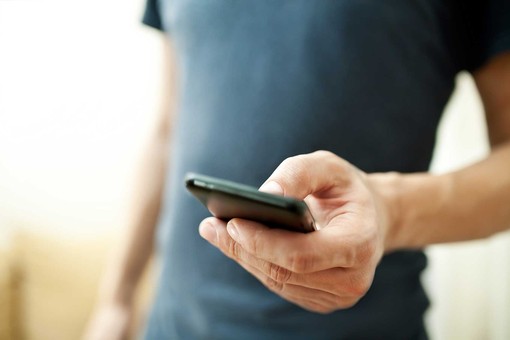 Coronavirus, dai vocali alla certificazione "digitale": la Polizia dichiara guerra alle fake news Coronavirus, dai vocali alla certificazione "digitale": la Polizia dichiara guerra alle fake news