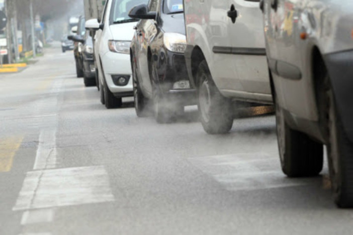 A Torino si abbassa lo smog : domani via libera ai diesel Euro 5