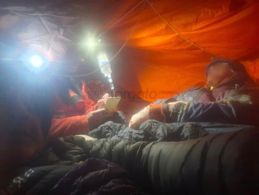 Abisso Paperino, operazioni delicate per il recupero dello speleologo del Canavese bloccato in profondità