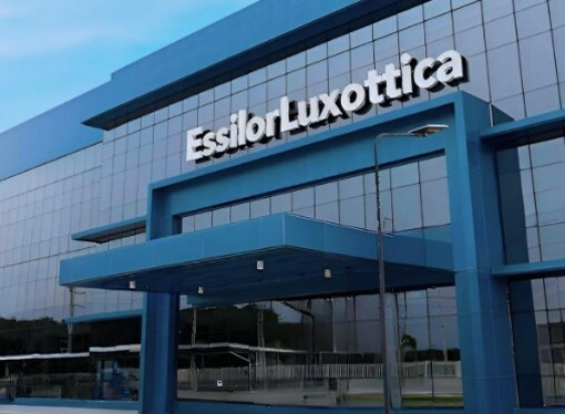 Uno stabilimento di Essilorluxottica