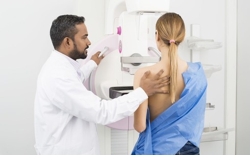 Tatuaggio gratis dopo il tumore al seno, dopo 2 anni e mezzo in Piemonte la legge resta inattuata