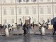 turisti davanti a Palazzo Reale