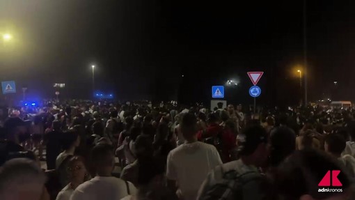 Il popolo di Ultimo lascia Tor Vergata, il deflusso lungo ma senza incidenti