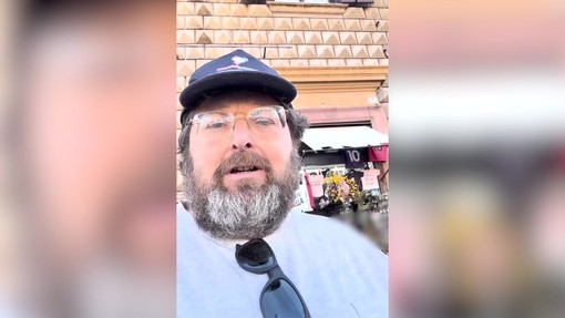 Adinolfi arrestato per truffa ed evasione fiscale, tre giorni fa la sua videodenuncia della "mafia bangla" Adinolfi arrestato per truffa ed evasione fiscale, tre giorni fa la sua videodenuncia della "mafia bangla"