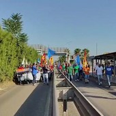 Ex Ilva, sciopero lavoratori a Taranto: "Serve transizione ecologica e sociale"