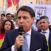 Conte in piazza: "Ddl caccia è contro la Costituzione, ci opporremo duramente"