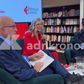 Myrta Merlino presenta il libro dedicato alla sua 'mamma geniale'