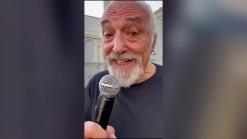 Ballando con le stelle, Eugenio Finardi nuovo concorrente: "Cosa potevo sognare di più?" Ballando con le stelle, Eugenio Finardi nuovo concorrente: "Cosa potevo sognare di più?"