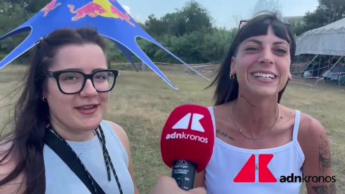 Roma, i fan di Ultimo in tenda in attesa del 4 luglio: "Siamo una famiglia bellissima"