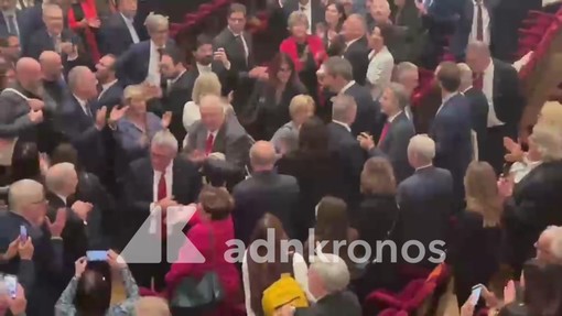 Cgil compie 120 anni, la Scala intona 'Bella ciao'