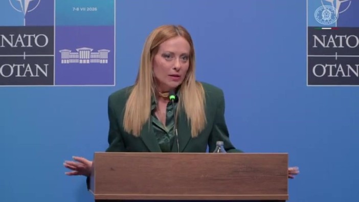 Nato, Meloni: "Non togliamo soldi agli ospedali per rafforzare difesa"