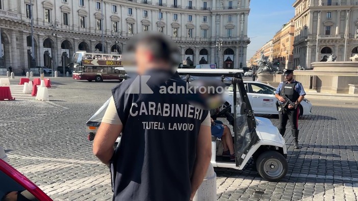 Golf car, blitz dei carabinieri del Nucleo ispettorato del lavoro: il video dei controlli a Roma Golf car, blitz dei carabinieri del Nucleo ispettorato del lavoro: il video dei controlli a Roma