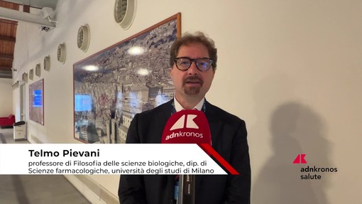 Salute, filosofo Pievani: "Evitare che attività umane favoriscano diffusione di patogeni"