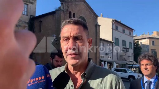 Vannacci risponde a La Russa: "Eventuali alleanze si fanno a ridosso elezioni" Vannacci risponde a La Russa: "Eventuali alleanze si fanno a ridosso elezioni"