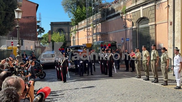 Camera ardente Bonino, il feretro della leader radicale arriva in Campidoglio