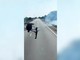 Drone ucraino colpisce camion russo, il video girato dal conducente Drone ucraino colpisce camion russo, il video girato dal conducente
