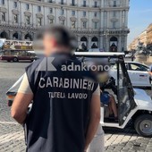 Golf car, blitz dei carabinieri del Nucleo ispettorato del lavoro: il video dei controlli a Roma