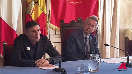 Napoli, Zanetti lancia evento beneficenza per i bambini e ricorda Maradona Napoli, Zanetti lancia evento beneficenza per i bambini e ricorda Maradona