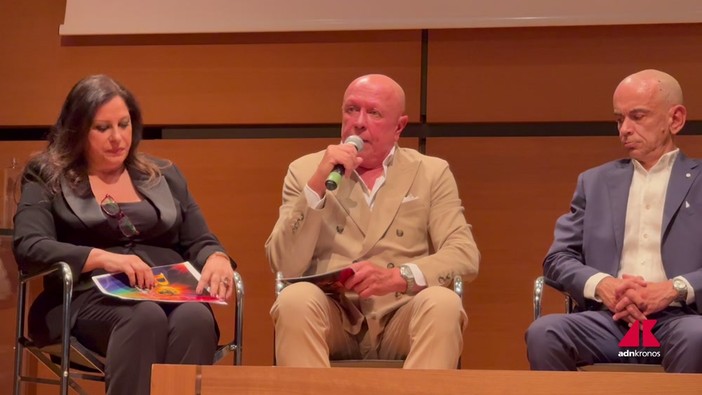 Gian Luca Pelloni Bulzoni: "Raffaella Carrà mi ha adottato dopo la diagnosi della malattia"