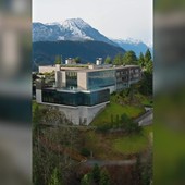 Amato da Hepburn e James Bond, ecco il "resort della pace" tra Usa e Iran