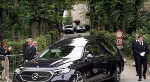 A Rivalta i funerali di Armani, il parroco: &quot;Sono stati semplici e sobri&quot;