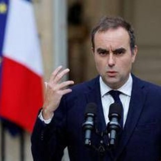 Francia, Lecornu: "Considero la mia missione terminata" Francia, Lecornu: "Considero la mia missione terminata"