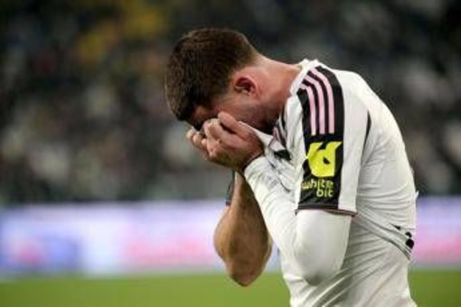 Juventus, Vlahovic si opera? La decisione dopo l'infortunio Juventus, Vlahovic si opera? La decisione dopo l'infortunio