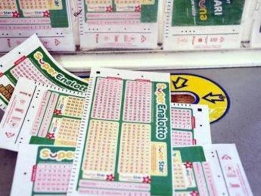 Superenalotto, 5+1 da mezzo milione: combinazione vincente di oggi
