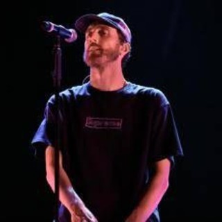 Sanremo 2026, Mecna chi è: la cover con Mara Sattei Sanremo 2026, Mecna chi è: la cover con Mara Sattei