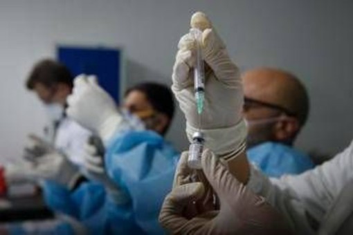 Covid, Bassetti: &quot;In campana con la nuova variante, in Asia aumento di casi&quot;